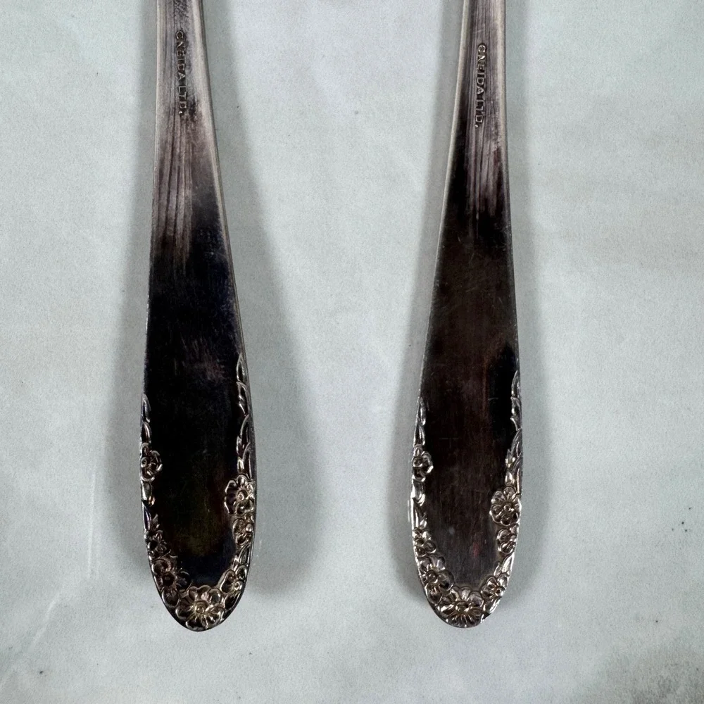Set‎ of 2 Oneida Simeon L & George H Rogers Silver Plated Tablespoons